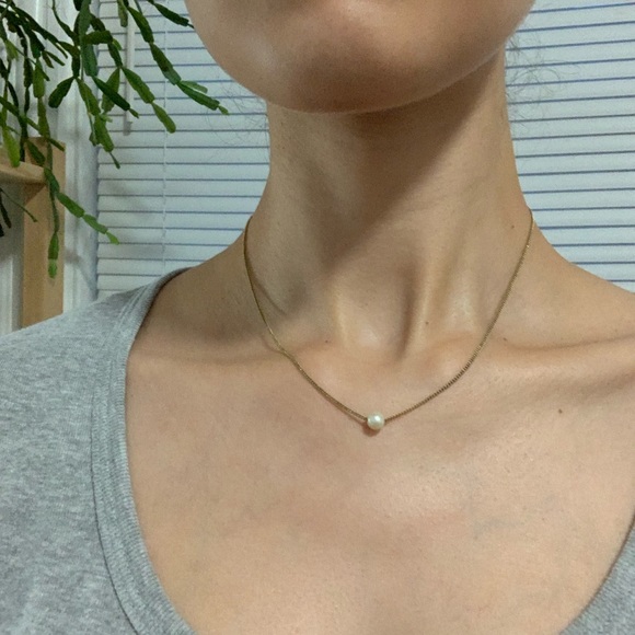 Jewelry - Single Pearl Necklace